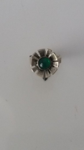 Anillo rústico de plata para mujer con piedra Jade