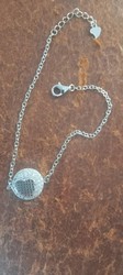 ASE Pulsera plata de ley con eslabones y corazón calado central decorado con pavé de circonitas