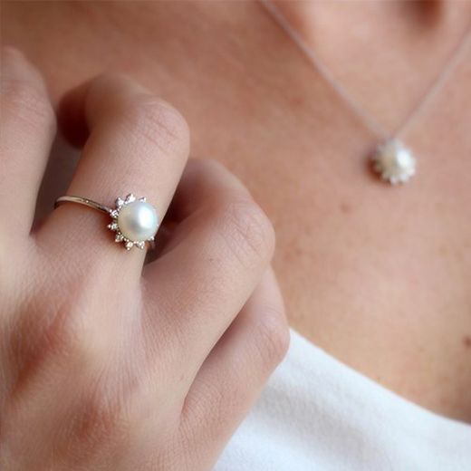 Anillos de oro con perlas y diamantes