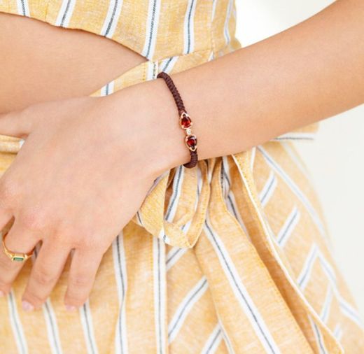 Pulseras oro y macramé