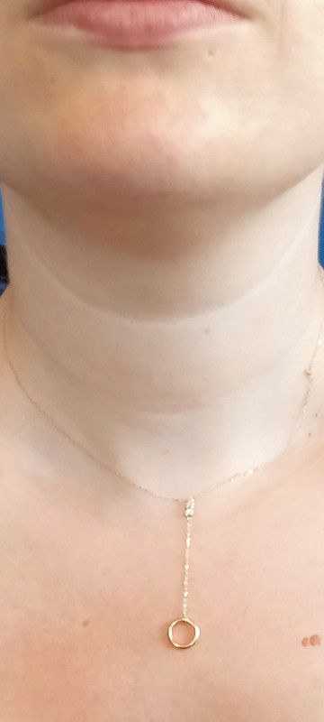 00-15 Colgante de mujer en oro de 18k con cadena fina y dos circonitas