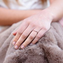 01-001002 Anillo oro blanco 18k mujer con diamante talla Princesa