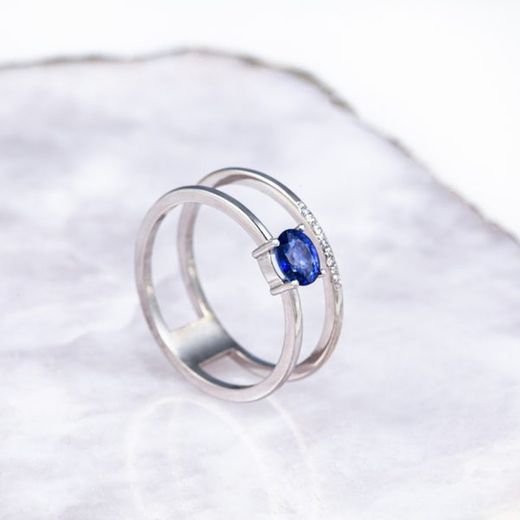01-001010 Anillo mujer de oro blanco con Zafiro y Diamantes