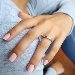 01-122369 Anillo mujer de oro blanco 18k con brillante en suspensión