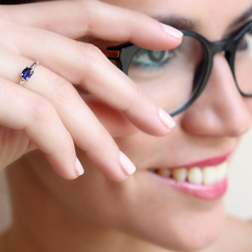 01-183958Z Anillo oro blanco 18k con zafiro azul