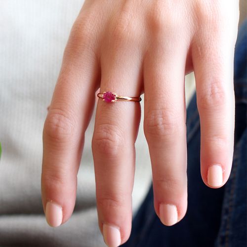 01-183958Z Anillo oro blanco 18k con zafiro azul