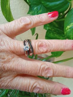 01-62 Anillo mujer de plata 1ª ley dos en una, piedras zafiros y circonitas, circonita grande central, elegante y moderna