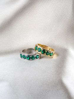 02-001061E Anillo de oro 18 k con esmeraldas naturales