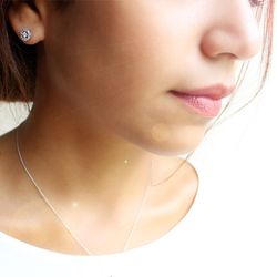 02-123428 Pendientes mujer de oro 18k con rosetón de diamantes