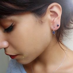 02-183966B Pendientes de oro blanco con zafiro azul