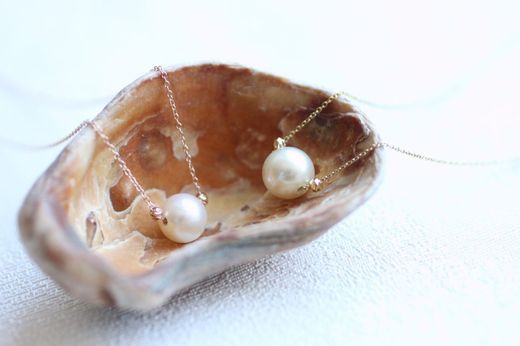 03-173851B Colgante de mujer elegante en oro blanco y perla cultivada