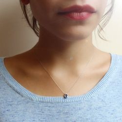 03-173866B Gargantilla mujer de oro blanco con diamante y zafiro azul oval