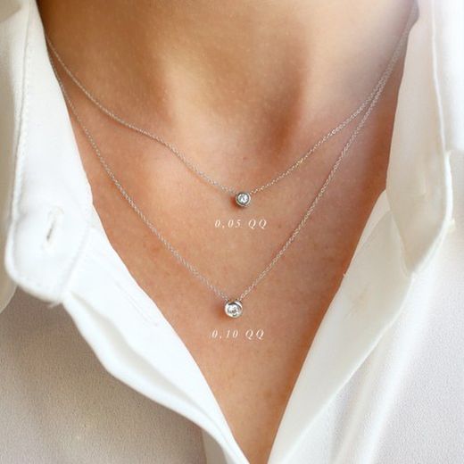 03-173893 Colgante mujer elegante y discreto de oro blanco montado con brillante