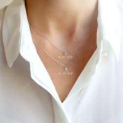 03-183932 Colgante mujer diseño moderno de oro blanco con diamante