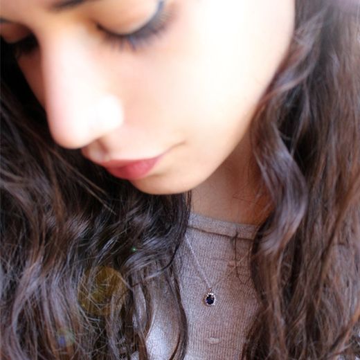 03-186007 Colgante elegante de mujer, oro zafiro con diamantes