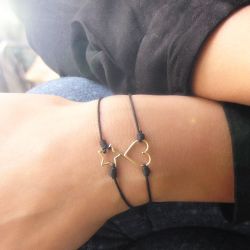 05-19W3389E Pulsera mujer estrella oro 18K y macramé cierre ajustable