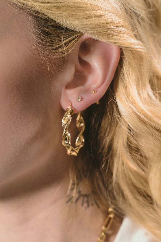 09-A20 Pendientes para mujer Aros rizados greca en Oro de 18K vistosos y elegantes