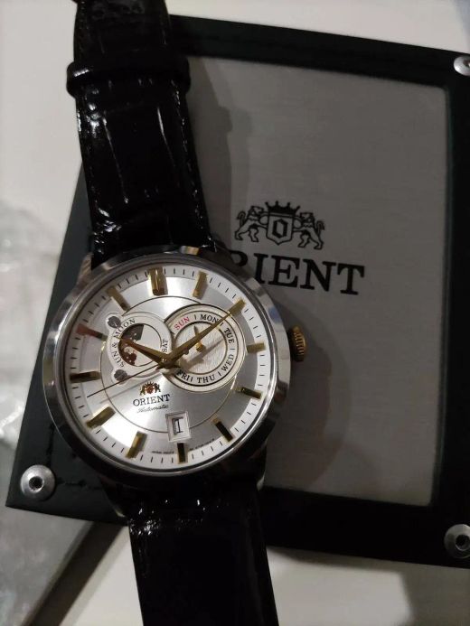 Reloj Orient de hombre automático 147-FET0P004W0 Indicador del día de la semana y calendario, indicador del sol y luna.