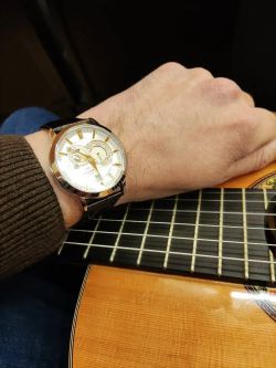 Reloj Orient de hombre automático 147-FET0P004W0 Indicador del día de la semana y calendario, indicador del sol y luna.