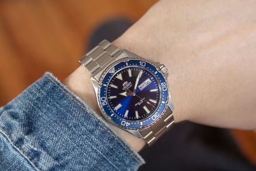 Reloj Orient de hombre automático 147-RA-AA0002L39B esfera azul elegante acuático 200 metros cristal zafiro