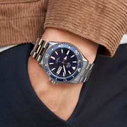 Reloj Orient de hombre automático 147-RA-AA0002L39B esfera azul elegante acuático 200 metros cristal zafiro