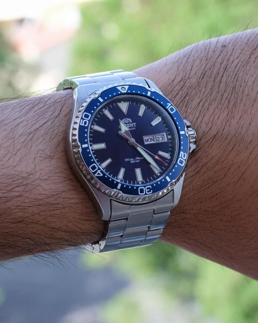 Reloj Orient de hombre automático 147-RA-AA0002L39B esfera azul elegante acuático 200 metros cristal zafiro