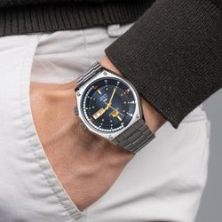 Reloj Orient de hombre mecánico 147-RA-AA0B03L39B esfera color azul-negro degradado