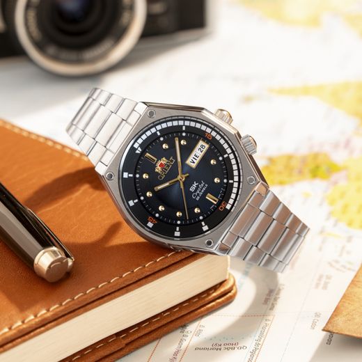 Reloj Orient de hombre mecánico 147-RA-AA0B03L39B esfera color azul-negro degradado