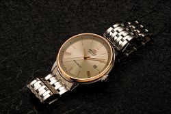Reloj Orient para hombre 147-RA-AC0J01S10B acero inoxidable y caja bicolor