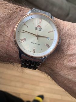 Reloj Orient para hombre 147-RA-AC0J01S10B acero inoxidable y caja bicolor