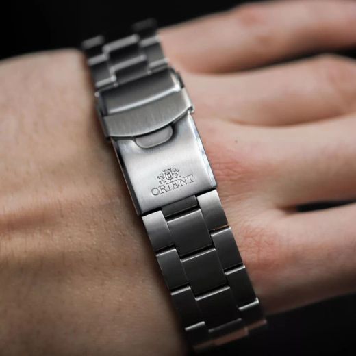 Reloj Orient de hombre esfera azul 147-RA-AC0Q02L10B automático acuático a 200 metros