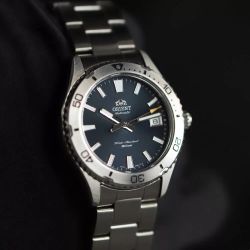 Reloj Orient de hombre esfera azul 147-RA-AC0Q02L10B automático acuático a 200 metros