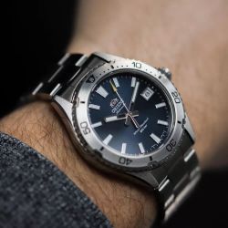 Reloj Orient de hombre esfera azul 147-RA-AC0Q02L10B automático acuático a 200 metros