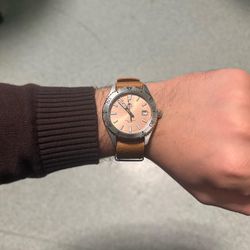 Reloj ORIENT Mako 40 147-RA-AC0Q05P10B unisex automático esfera color Salmón