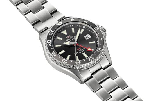 147-RA-BC0001B30B Reloj Orient automático hombre MAKO GMT esfera negra resistencia al agua hasta 20 bar (200 metros) cristal zafiro y brazalete de acero inoxidable SUS316L.