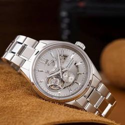 149-RE-AV0125S00B Reloj Orient Star automático de hombre, Movimiento Orient calibre 40S62 Semi skeleton. Reserva de carga 50H. Resistencia al agua 100 metros (10atm).