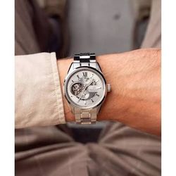 149-RE-AV0125S00B Reloj Orient Star automático de hombre, Movimiento Orient calibre 40S62 Semi skeleton. Reserva de carga 50H. Resistencia al agua 100 metros (10atm).