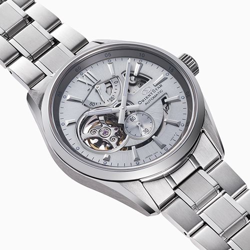 149-RE-AV0125S00B Reloj Orient Star automático de hombre, Movimiento Orient calibre 40S62 Semi skeleton. Reserva de carga 50H. Resistencia al agua 100 metros (10atm).