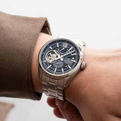 149-RE-AV0138V00B Reloj Orient Star automático para hombre modelo Modern Skeleton – esfera gris sumergible 100 metros (10atm) cristal zafiro anti-reflejante