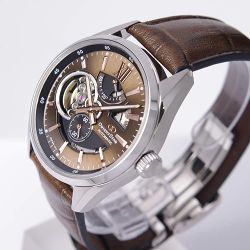 149-RE-AV0139Y00B Reloj Orient Star automático de hombre, cristal zafiro anti-reflejos, segundero, reserva de carga 50H, resistencia al agua 100 metros (10atm)