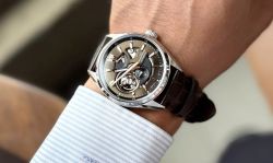 149-RE-AV0139Y00B Reloj Orient Star automático de hombre, cristal zafiro anti-reflejos, segundero, reserva de carga 50H, resistencia al agua 100 metros (10atm)