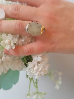 21-42 Anillo elegante de plata, oro y cuarzo para mujer