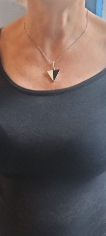 2121 Colgante de plata cadena con ónix y nácar