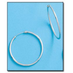 22-A40 Pendientes aros lisos de mujer en oro blanco de 18K ideales para todas las ocasiones