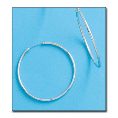 22-A50 Pendientes de oro blanco 18K modelo tubular aros lisos con cierre oculto