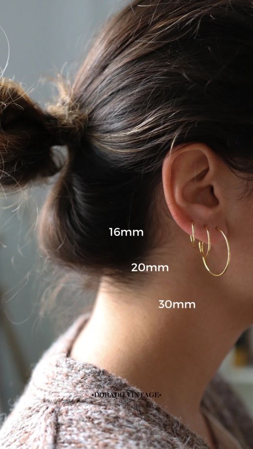 33-A202 Pendientes unisex Aros o criollas de tubo con superficie pulida en Oro de 18 Kilates