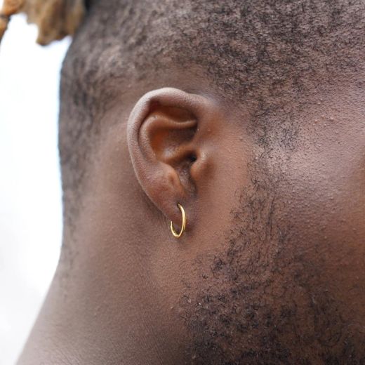 33-A202 Pendientes unisex Aros o criollas de tubo con superficie pulida en Oro de 18 Kilates