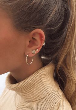 33-A302 Pendientes Aros superficie pulida en Oro de 18 Kl. Diámetro interior de 25mm y grosor 2mm.