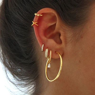 33-A402 Pendientes Aros pulidos de tubo en Oro amarillo de 18 K finos y elegantes