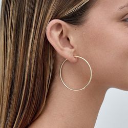 33-A502 Pendientes Aros lisos en Oro amarillo de 18 Kilates. Diámetro interior de 45mm y grosor 2mm elegantes y tradicionales